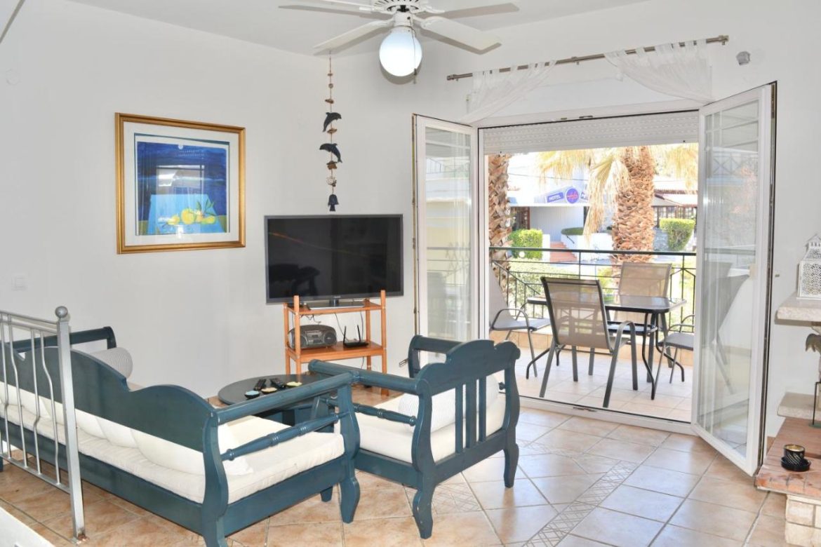 N&J Apartment 3 by Booking Kottas