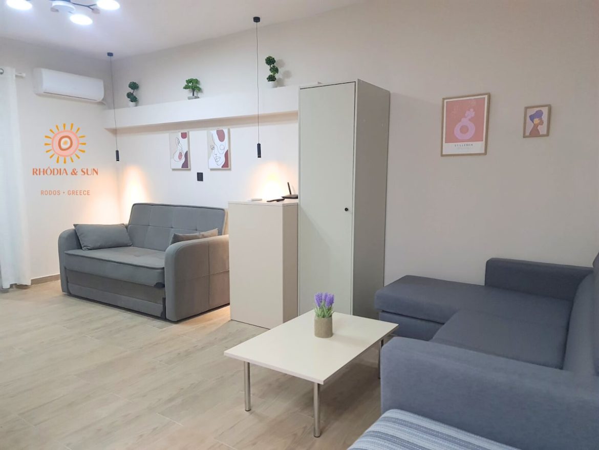 Rhódia & Sun by Booking Kottas